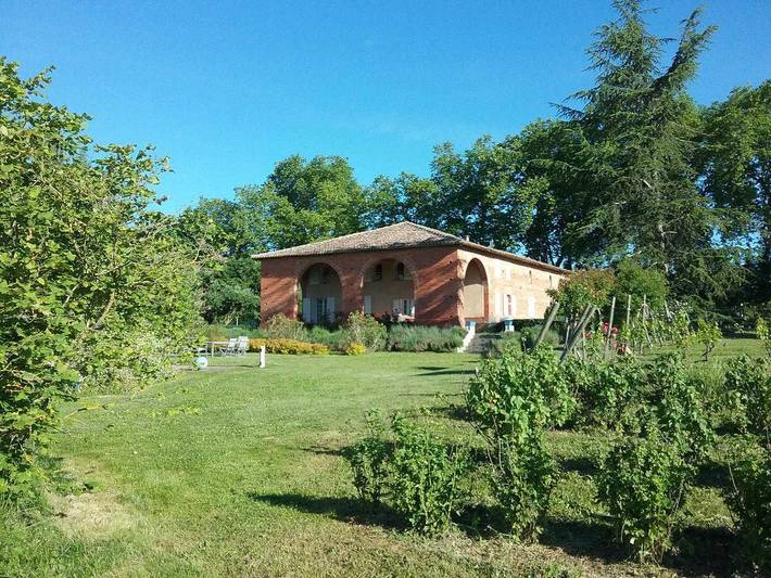 Chambre d’hôte pour 3 personnes, avec Terrasse ainsi que Jardin et Piscine dans Haute-Garonne