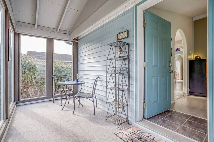 Vacation rental for 7 people, with yard and balcony in Yachats