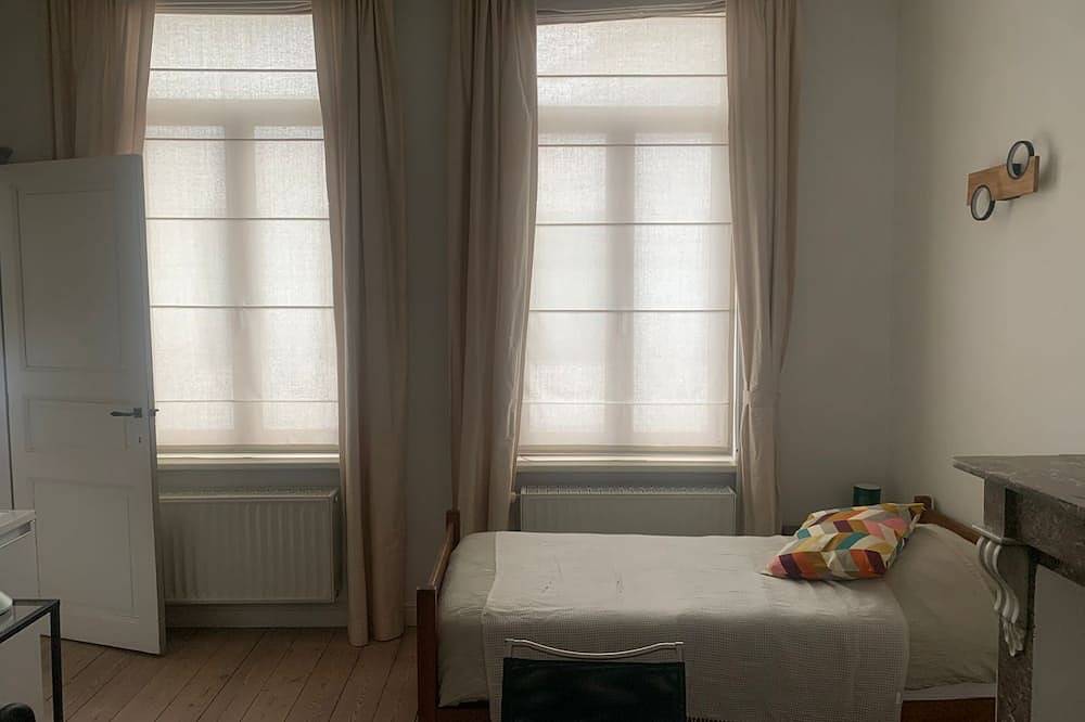 Dock Suites.  Two bedroom gueststay with private bathroom and speed wifi. in Gante, Provincia de Flandes Oriental