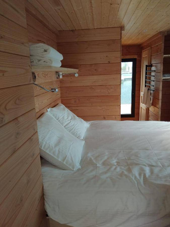 Bateau pour 6 personnes, avec vue sur le lac ainsi que vue et terrasse à Éclaron-Braucourt-Sainte-Livière - 4