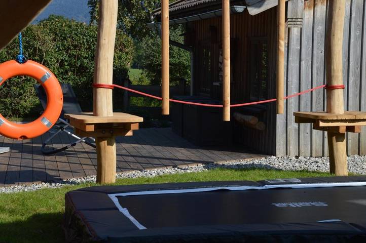 Ferienhaus, mit Balkon und Terrasse sowie Garten und Sauna in Wackersberg - 2