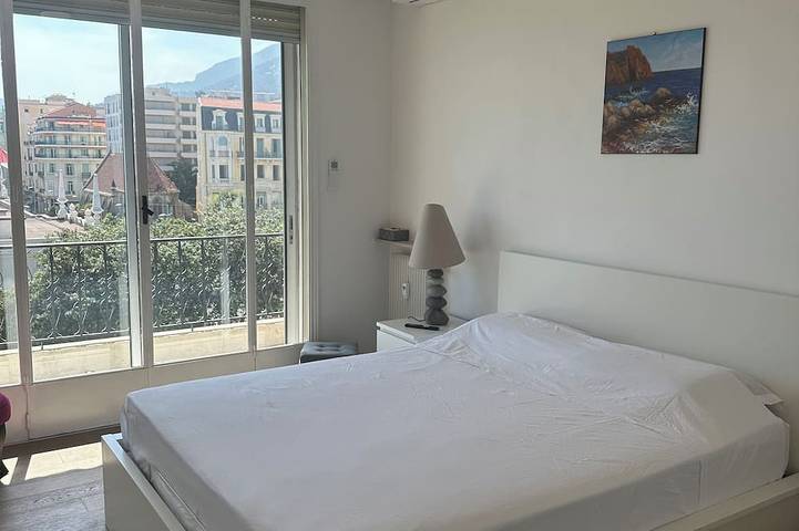 Gîte pour 6 personnes, avec Balcon et Jacuzzi dans Casino De Menton - 3