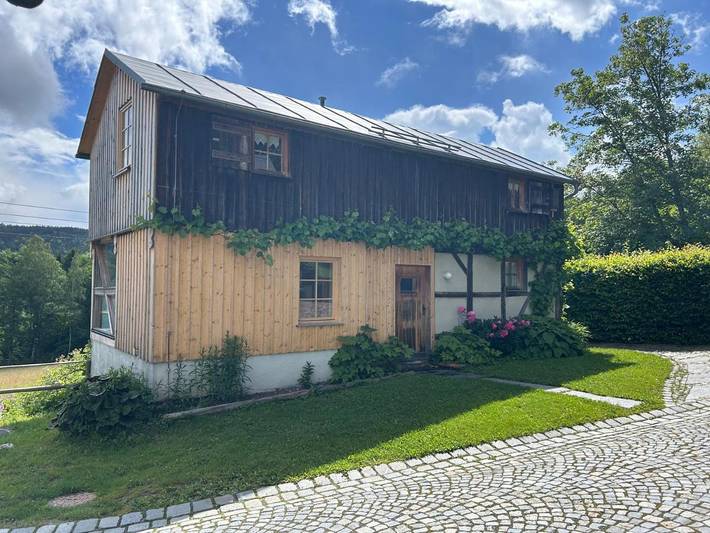 Ferienhaus für 8 Personen, mit Terrasse und Garten sowie Ausblick in Markneukirchen