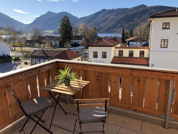 Vakantiewoning voor 2 personen, with uitzicht op het meer and terras as well as uitzicht in Schliersee