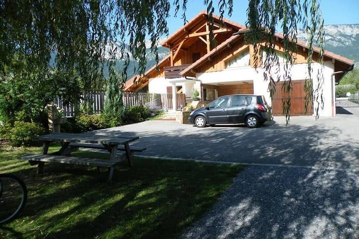 Ferienwohnung für 4 Personen, mit Whirlpool und Terrasse sowie Garten und Sauna