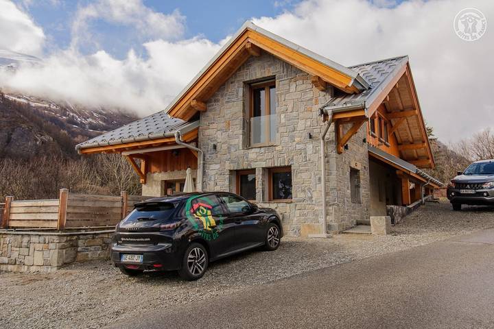 Gîte pour 10 personnes, avec Balcon et Terrasse