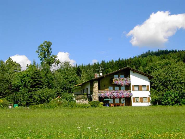 Ferienwohnung für 2 Personen, mit Balkon und Balkon/Terrasse sowie Terrasse und Garten in Kirchdorf im Wald