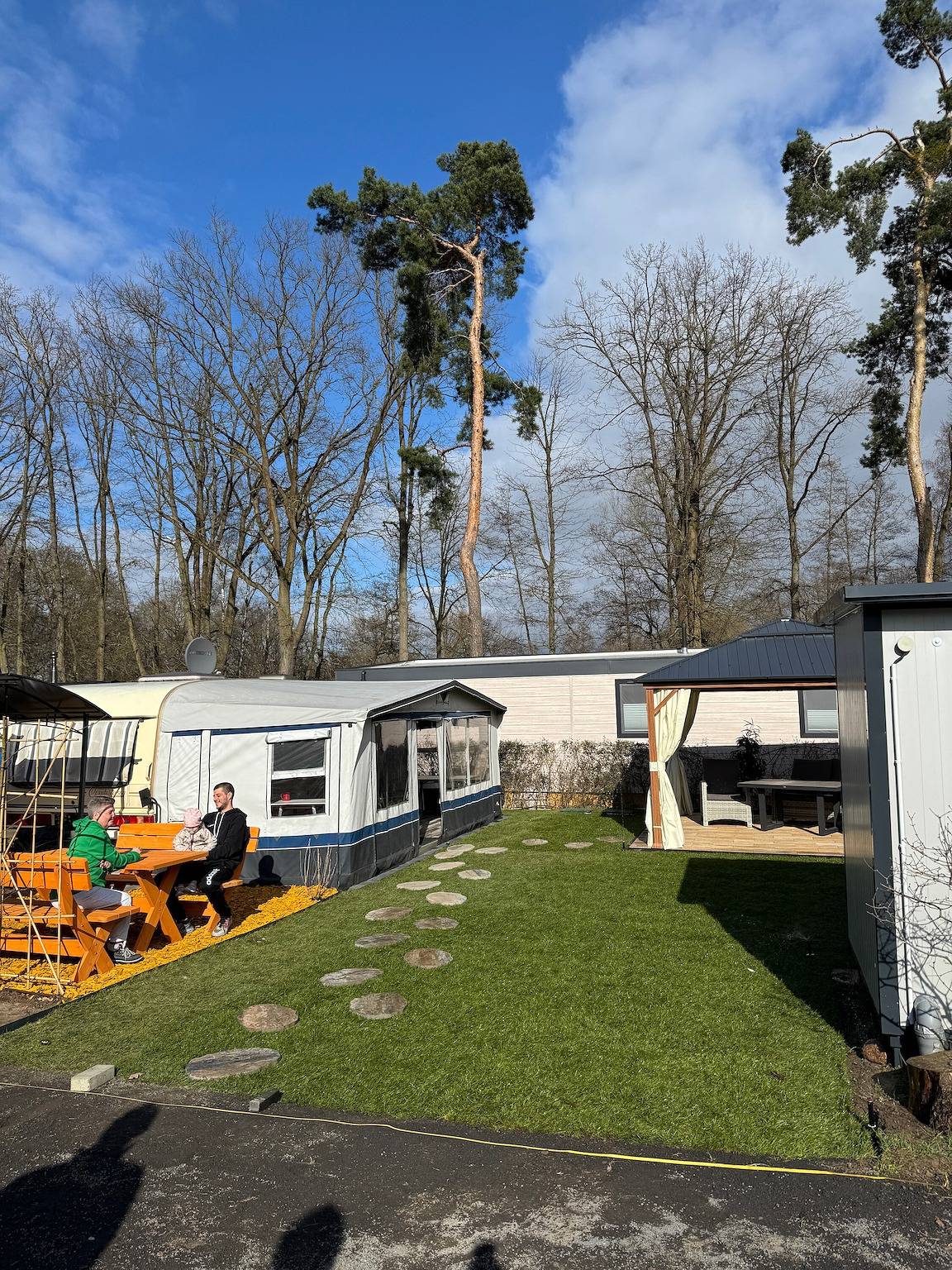Wohni 2 mit privater Terrasse und privatem Garten in Brandenburg an der Havel