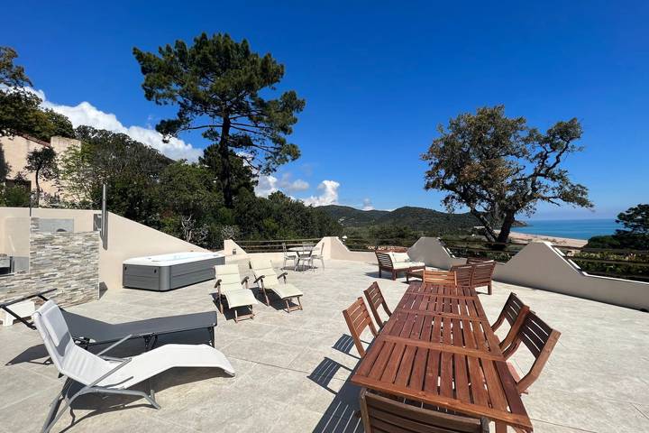 Location de vacances pour 6 personnes, avec jardin, adapté aux familles dans Plage De L Ovu Santu - 3
