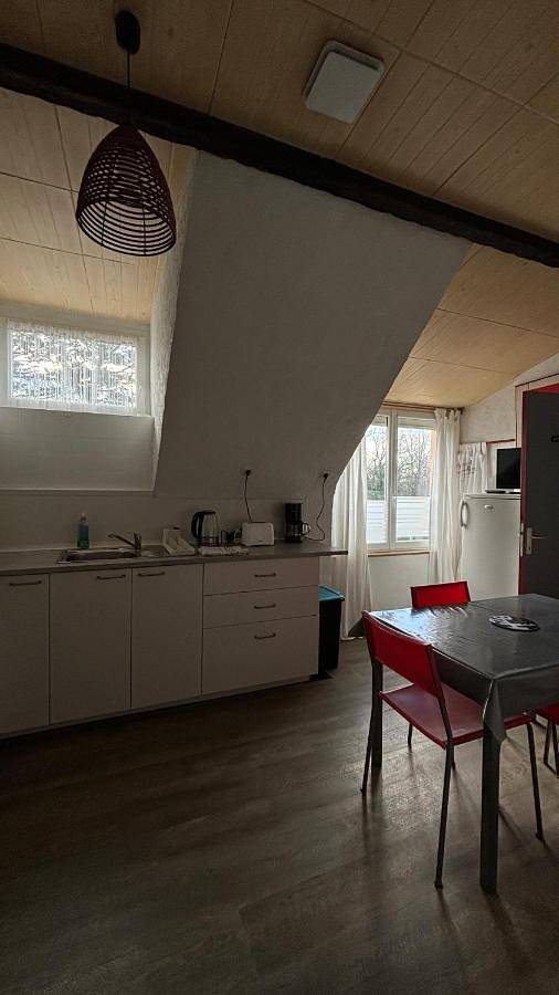 Appartement entier, One-Bedroom Apartment in Pont-l'Abbé, Région de Quimper