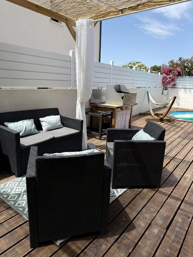 Location de vacances pour 6 personnes, avec Terrasse ainsi que Piscine et Vue à Cournonterral - 3