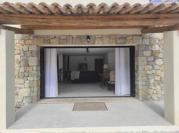 Gîte pour 6 personnes, avec vue et terrasse, animaux acceptés à Escragnolles - 2