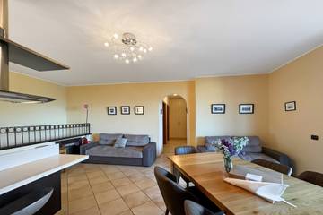 Baita per 8 Persone in Comune di Menaggio, Provincia di Como, Foto 4