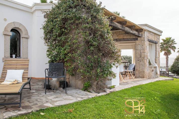 Villa pour 7 personnes, avec jardin ainsi que terrasse et piscine à Alghero