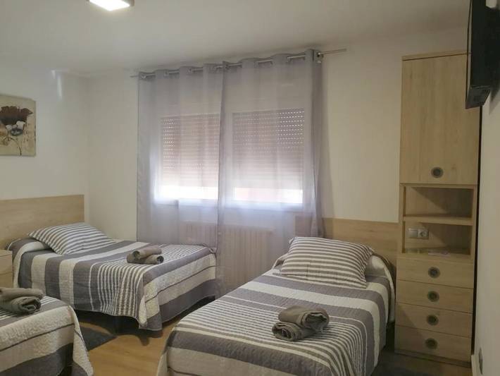 Maison d’hôte pour 2 personnes, avec jardin et vue ainsi que piscine et terrasse à Saint-Jacques-de-Compostelle - 2