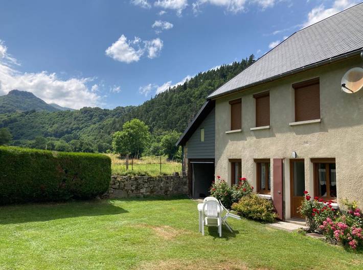Gîte pour 4 personnes, avec terrasse et jardin