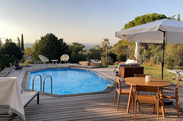 Villa für 4 Personen, mit Whirlpool und Garten sowie Terrasse - 1