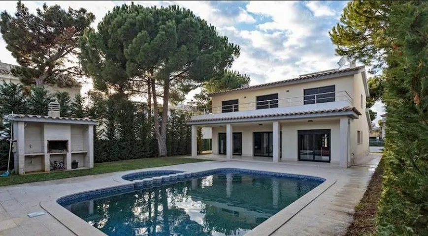 Chalet para 10 personas, con piscina además de jardín y terraza - 1