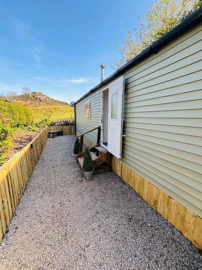 Glamping for 4 people, with Terrace and Garden as well as View in Peak District