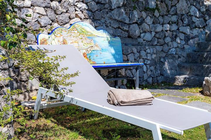 Ferienwohnung für 4 Personen, mit Whirlpool und Terrasse sowie Garten in Amalfi