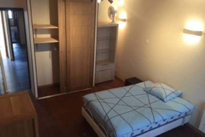 Apartamento entero, Through-Apartment With Loire View (N°13) in Roanne, Región de Roanne