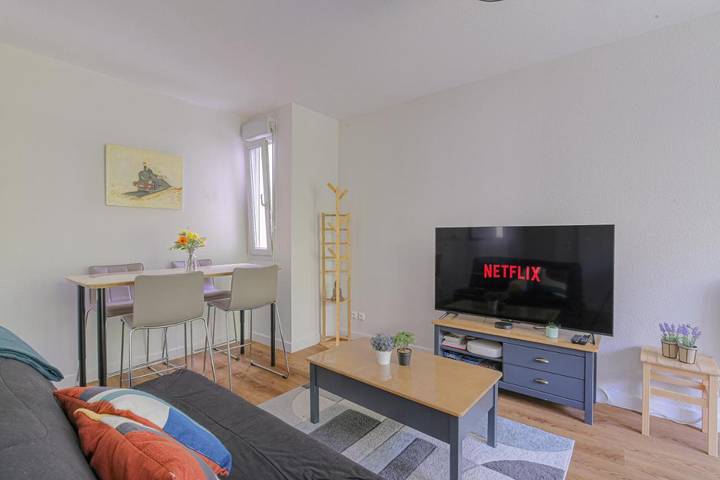 Gîte pour 4 personnes, avec balcon et piscine à Villefranche-sur-Saône - 2