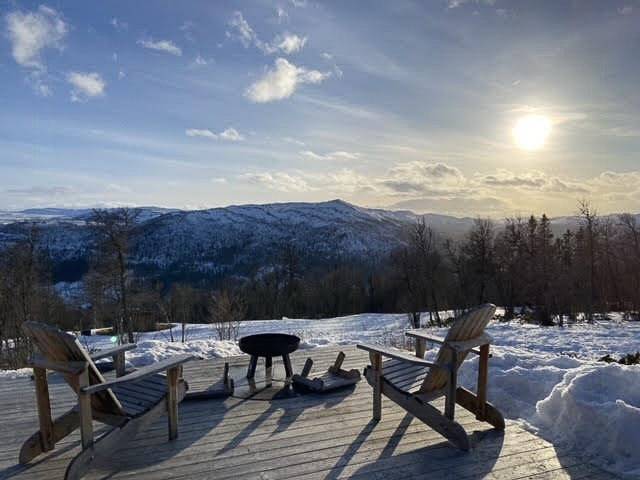Traditionelle Hütte mit Blick auf die Hardangervidda in Uvdal, Nore og Uvdal