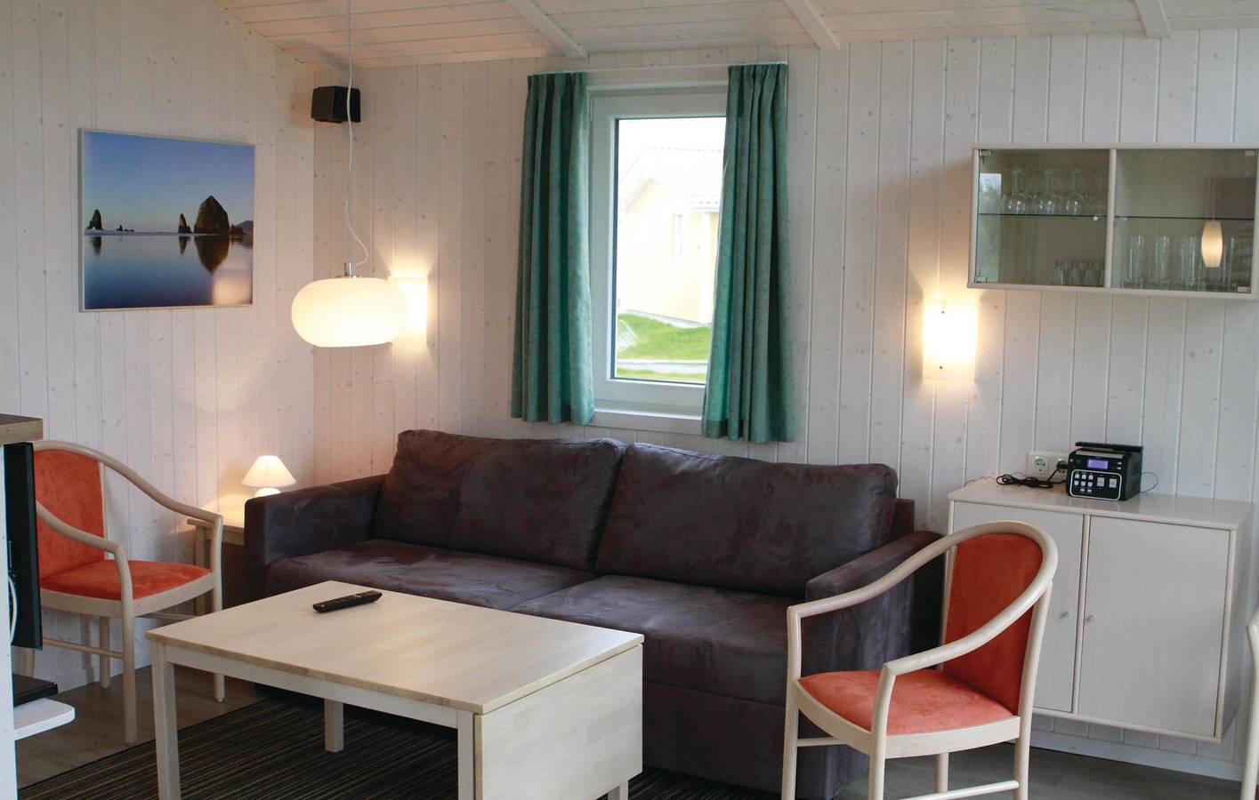 Cozy Beachside Apartment with WiFi & Parking in Priwall, Bay of Lübeck