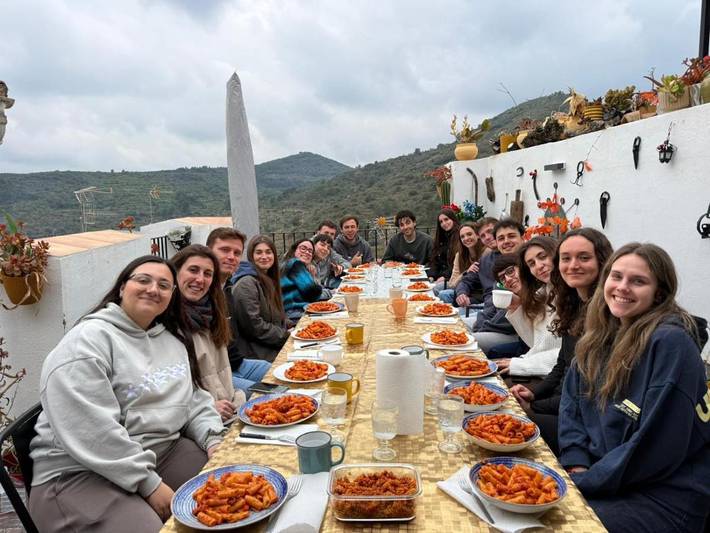 Apartamento de vacaciones para 5 personas, con Balcón y Terraza además de Jardín y Piscina en Parc Natural de la Serra d'Espadà - 4