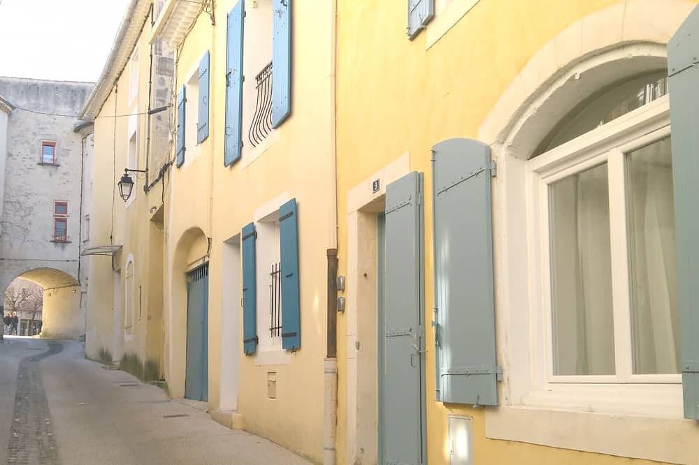 Entire apartment, Apartment with Terrace – Saint-Paul-Trois-Châteaux, Drôme Provençale in Saint-Paul-Trois-Châteaux, Nyons region