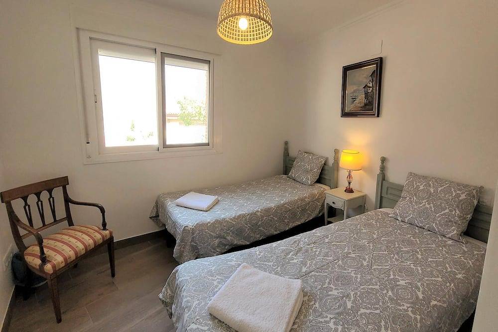 Apartamento entero, V3 Casa del Castillo Vut 1ª planta by Naturadrada in La Adrada, Provincia de Ávila