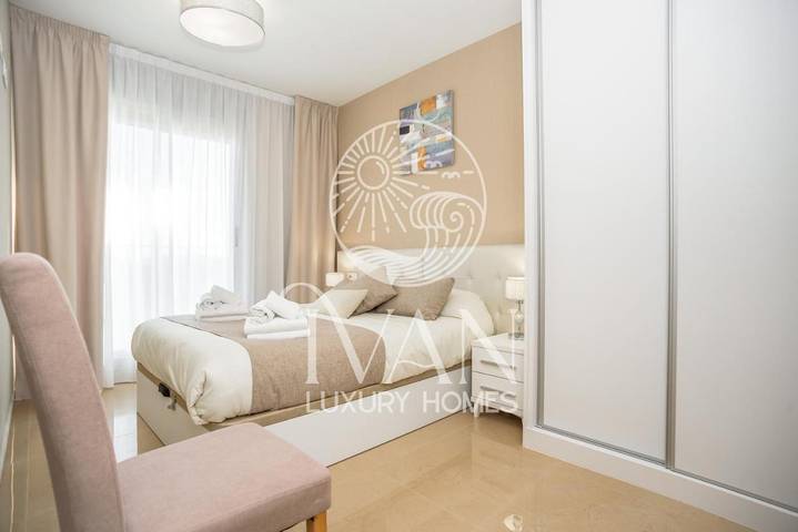 Gîte pour 7 personnes, avec piscine ainsi que jardin et vue à Cabanes
