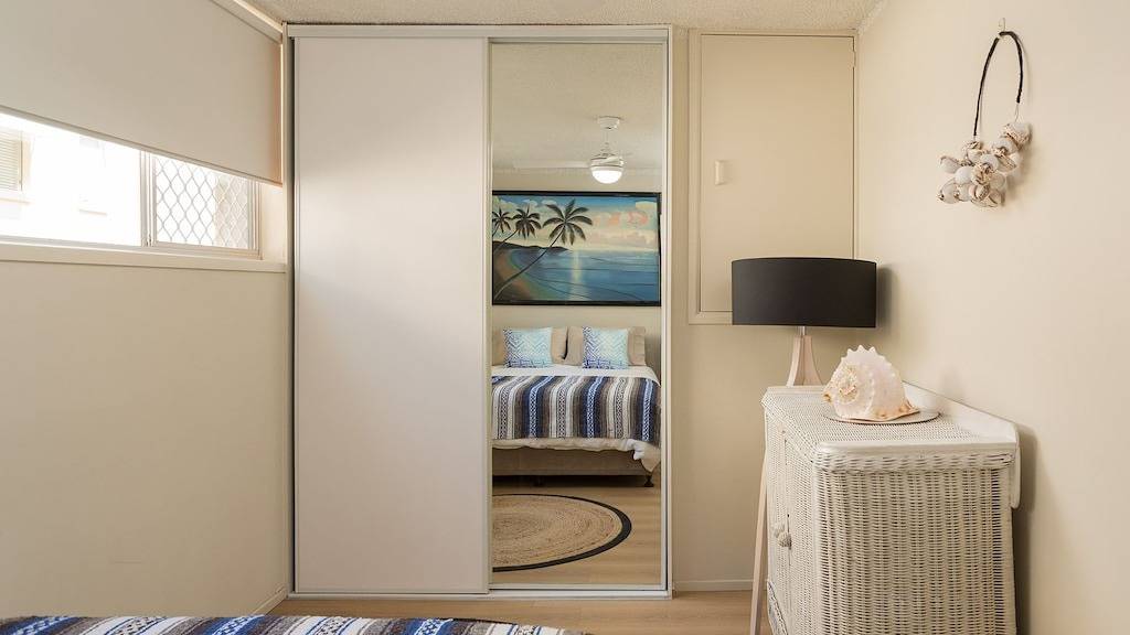 Ganze Wohnung, Burleigh Beach Pad 100 m vom Strand entfernt - atemberaubend in Burleigh Heads, Queensland