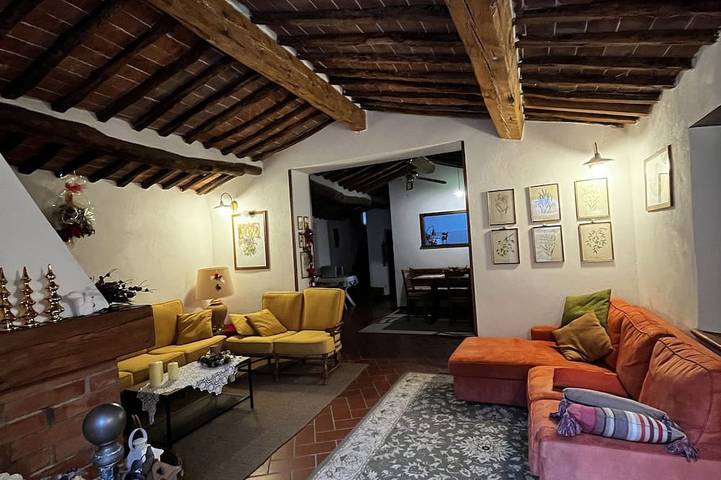 Antica casa di campagna  in stile toscano con panorama sui Monti Pisani in Calci, Pisa e dintorni