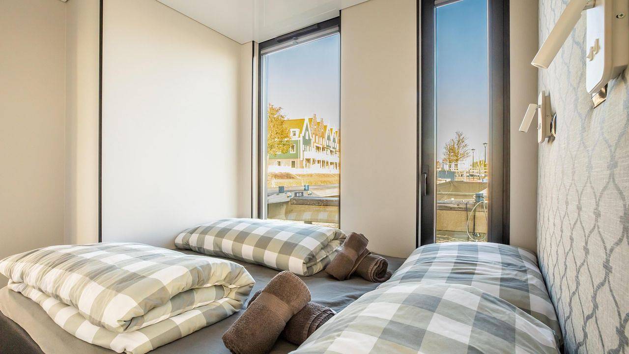 Boot voor 5 personen met zwembad in Volendam, Markermeer