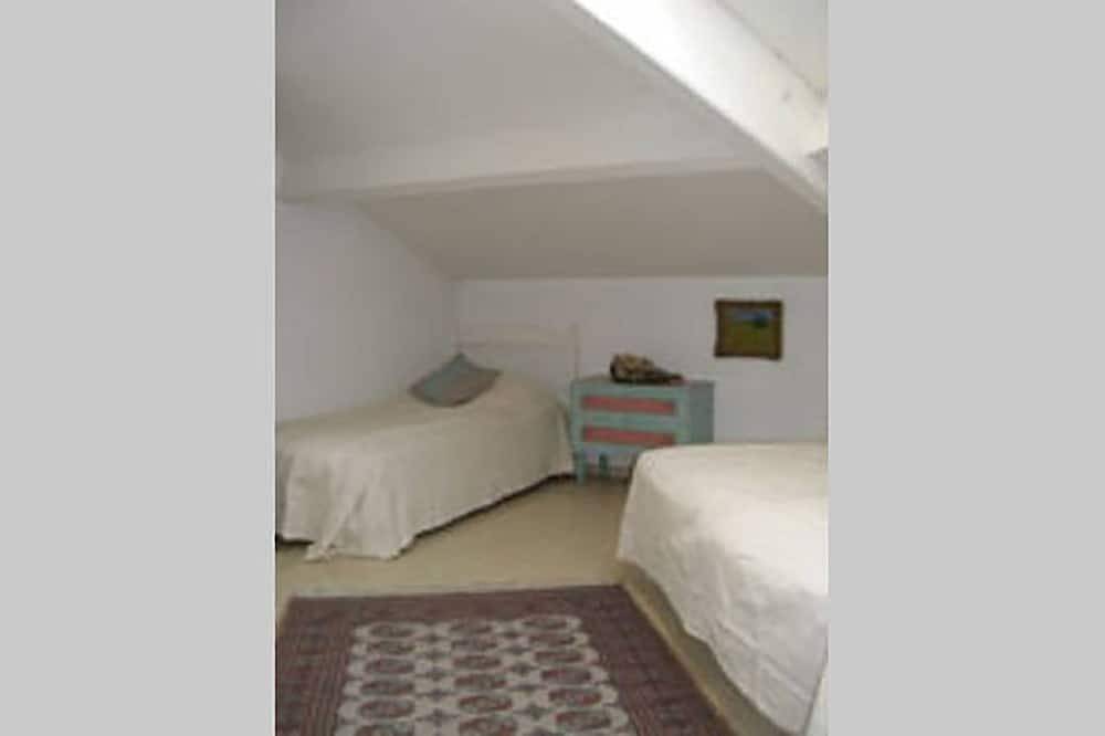 Entire apartment, Splendid penthouse with private roof terrace and 360 ° view over sea & mountains in Saint-Raphaël, Massif de l'Esterel