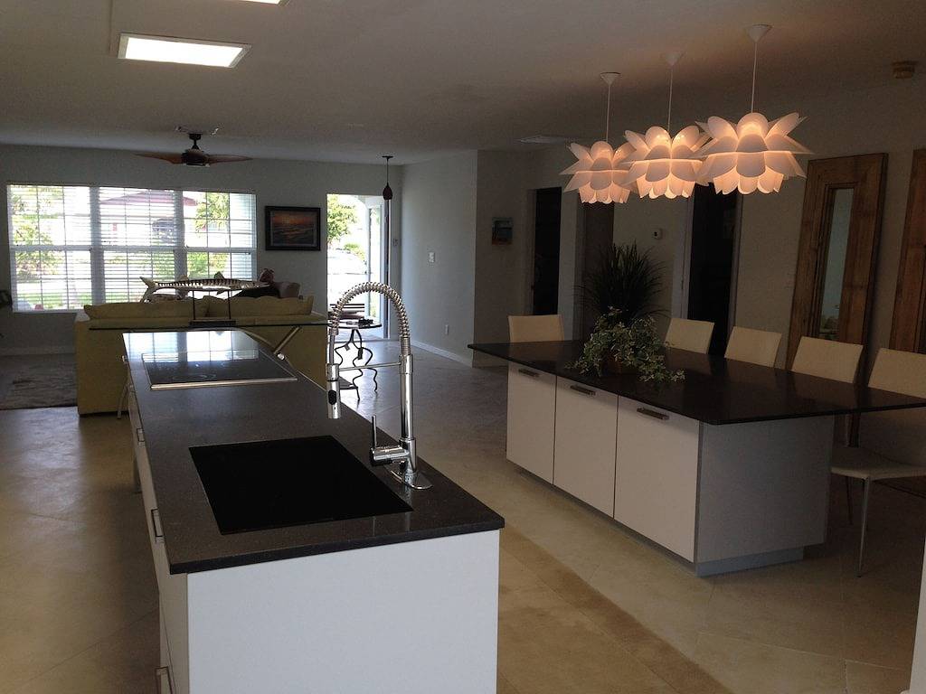 Vanderbilt Beach Bungalow mit großem privaten Pool in Naples Park, North Naples