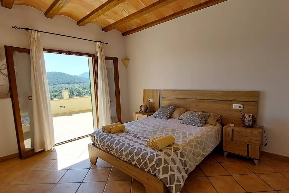 Casa Mallorquina con piscina, jardín, barbacoa y Wifi cerca de la playa in Cales de Mallorca, Manacor