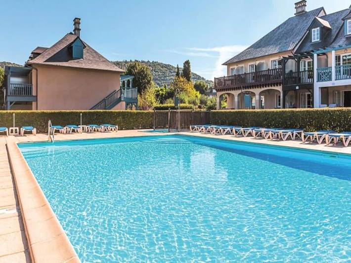 Gîte pour 5 personnes, avec piscine, adapté aux familles dans Argentat-sur-Dordogne