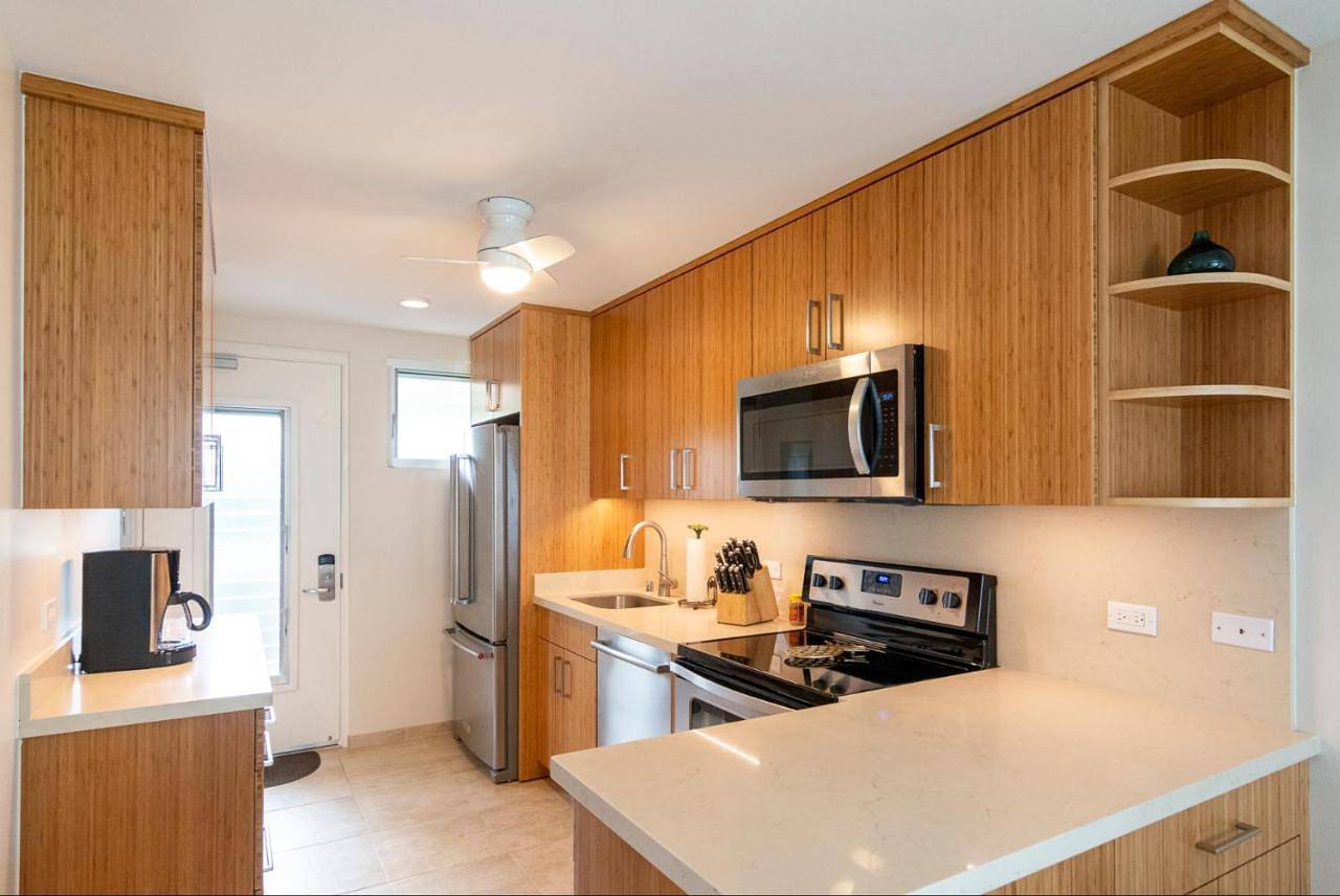 Nāpili Surf Beach Resort by Castle in Napili Beach, Napili-Honokowai