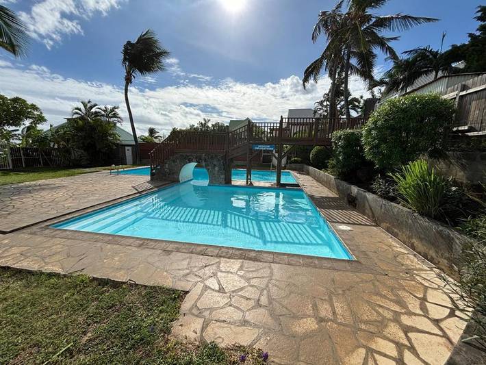 Location de vacances pour 4 personnes, avec jardin et piscine ainsi que vue et bassin pour enfant dans Plage de Trou d'eau - 3