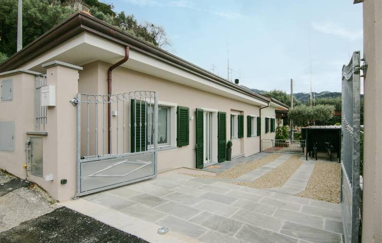 Ferienhaus für 6 Personen, mit Terrasse und Garten in Seravezza