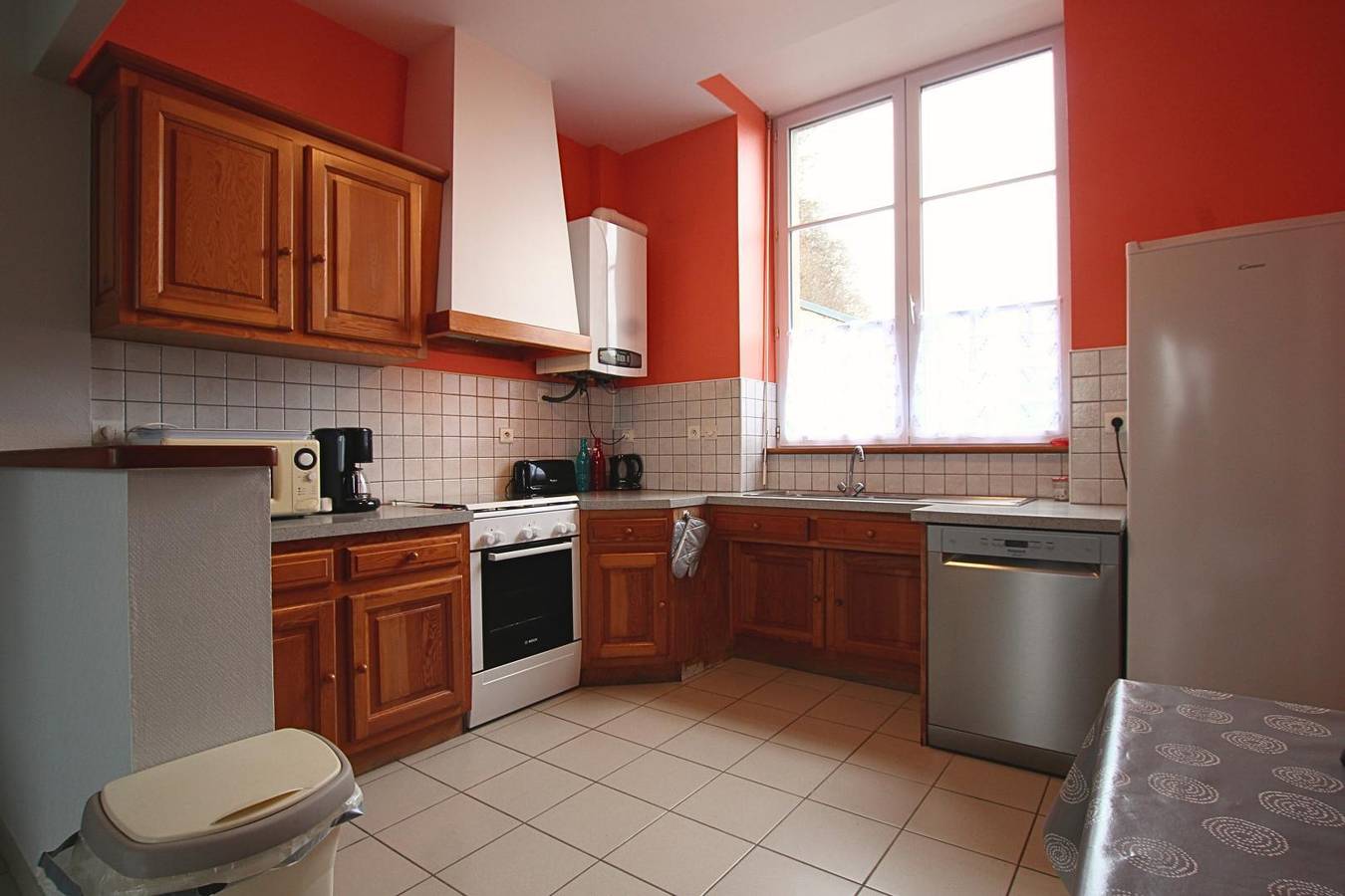 Ferienhaus mit Parkplatz, TV und Garten - 1,5km nach St. Nicolas in Côte de la Déroute