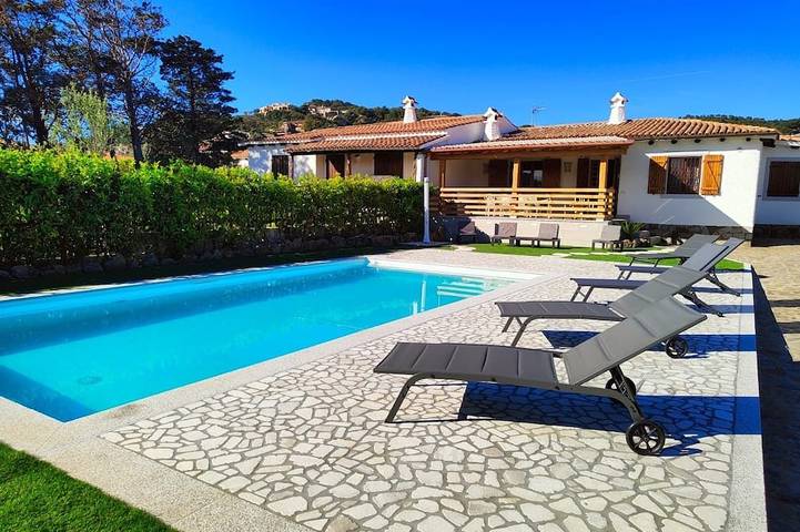 Villa für 10 Personen, mit Terrasse und Garten - 1