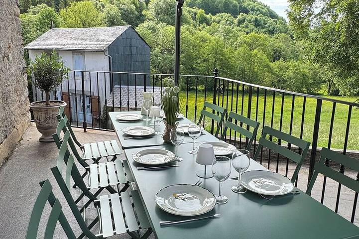 Location de vacances pour 10 personnes, animaux acceptés à Nages