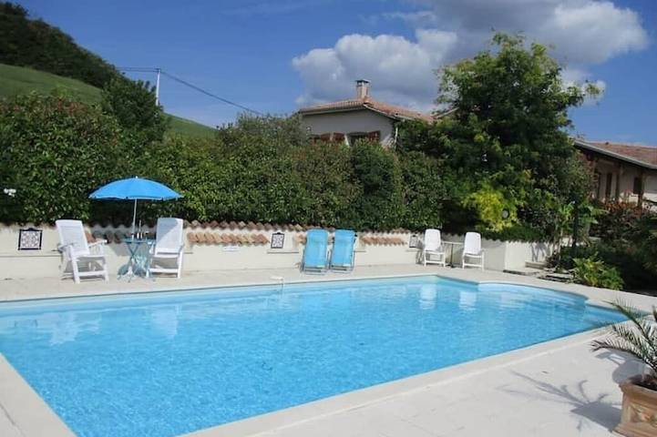 Location de vacances pour 2 personnes, avec jardin et terrasse à Coulx