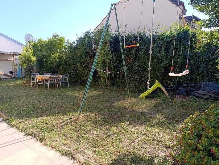 Location de vacances pour 7 personnes, avec Balcon ainsi que Terrasse et Jardin à Bezons
