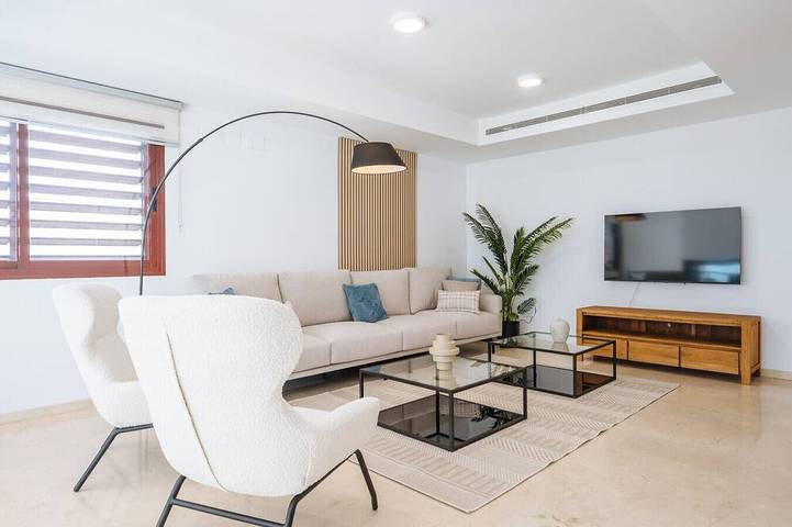 Luxury villa in Sevilla - Pool, Terrace & Gameroom in Montequinto, Dos Hermanas