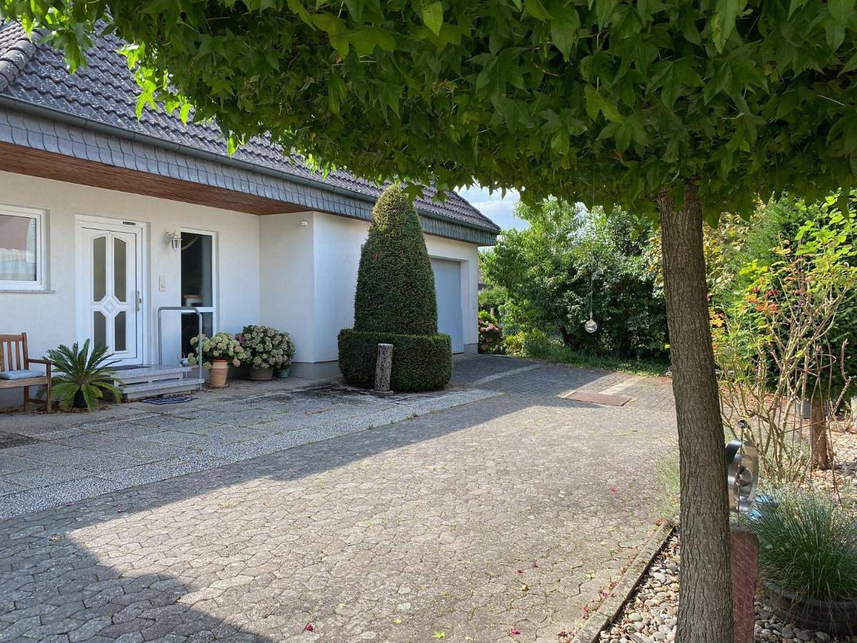Ganze Wohnung, Two-Bedroom Apartment with Balcony and Terrace in Erlenbach am Main, Fränkisches Weinland