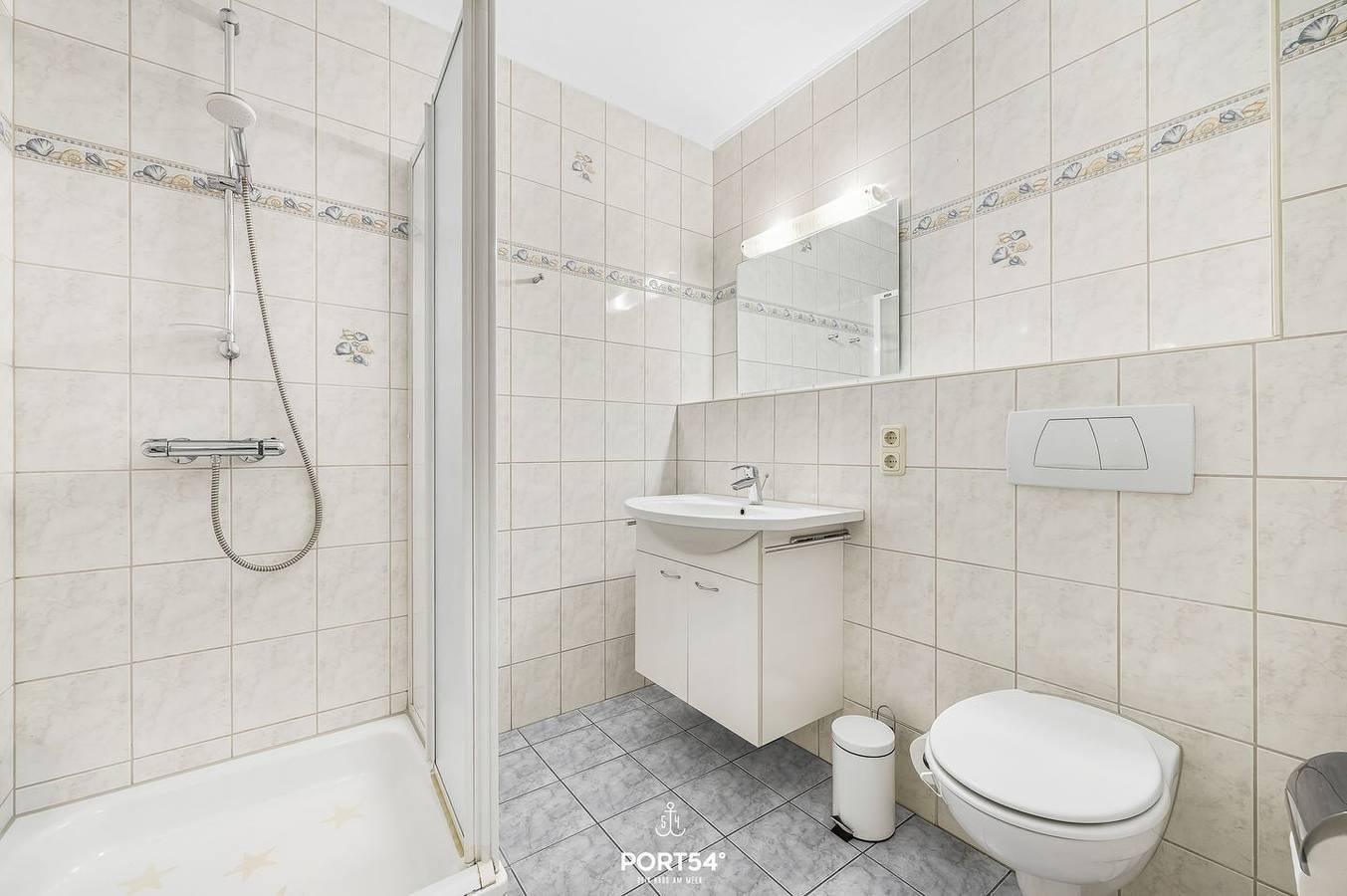 Ganze Wohnung, "Ferienwohnung Amrum" im Herzen Büsums mit Balkon zentral und strandnah in Hafen Büsum, Büsum